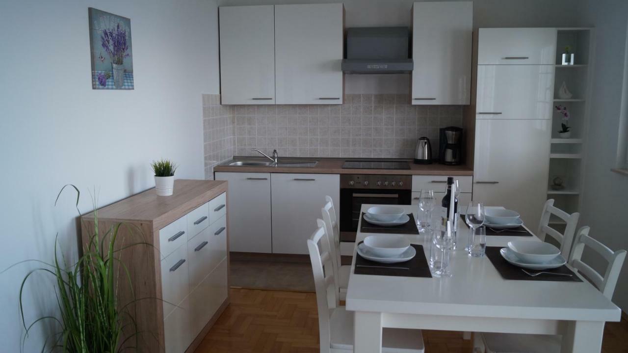 Schoenes Ferienhaus Direkt Am Meer 斯托莫斯卡 外观 照片