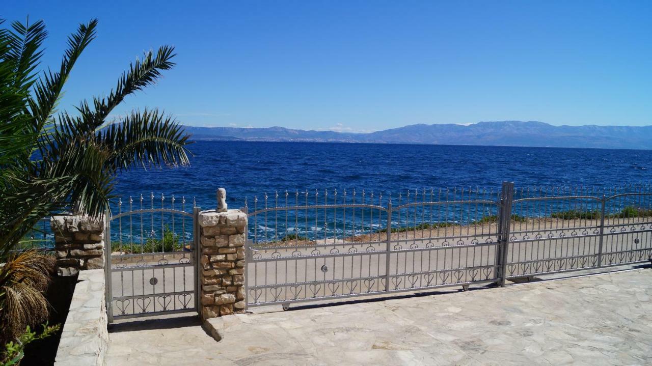 Schoenes Ferienhaus Direkt Am Meer 斯托莫斯卡 外观 照片
